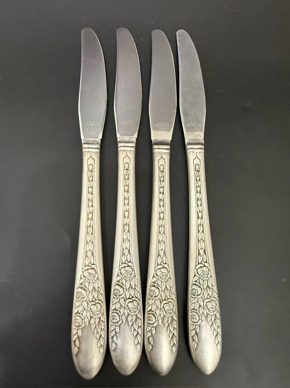 4pcs Vintage NS Co. National Silver Co. Rose & Leaf Silver-plate Grille Knives